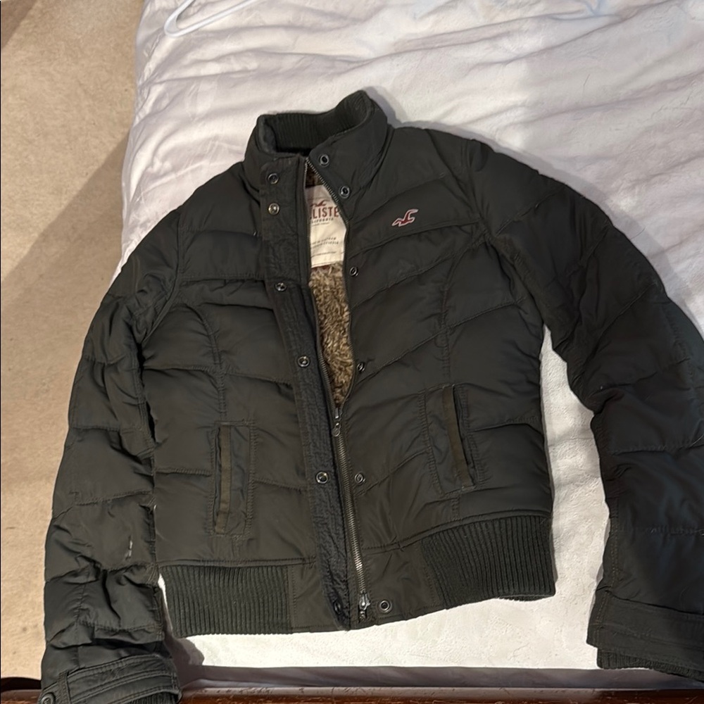 Hollister Black Puffer Jacket Quilted Warmth